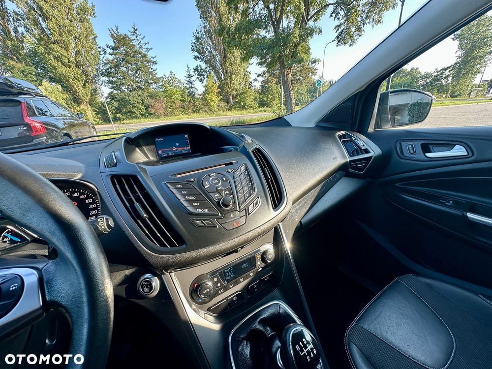 Ford Kuga 2.0 TDCi 2x4 Titanium - 29