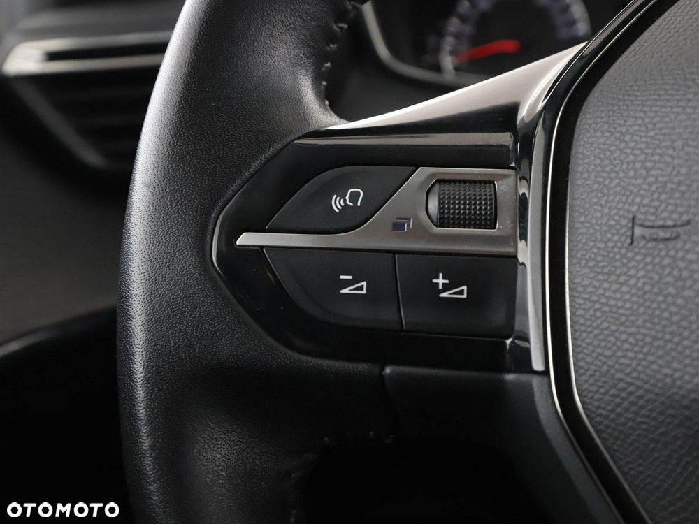 Peugeot 208 PureTech 100 Style - 30