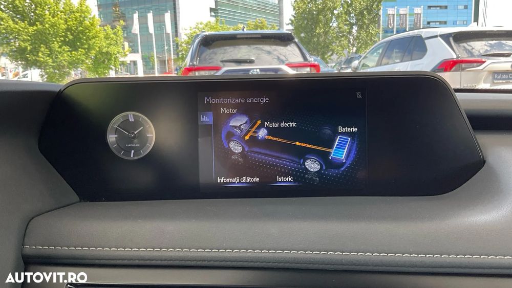 Lexus UX 250h FWD Executive - 26