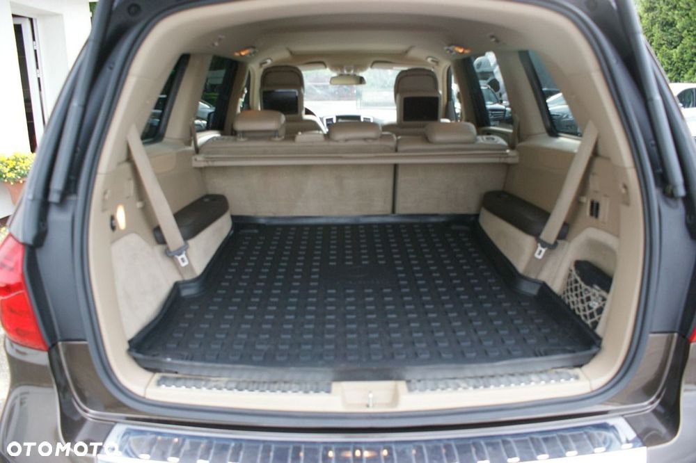 Mercedes-Benz GL - 9