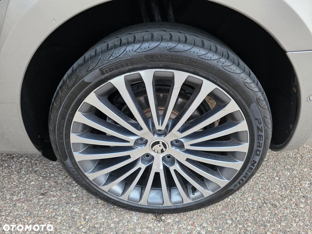 Skoda Superb 2.0 TDI 4x4 Platinum Outdoor DSG - 24