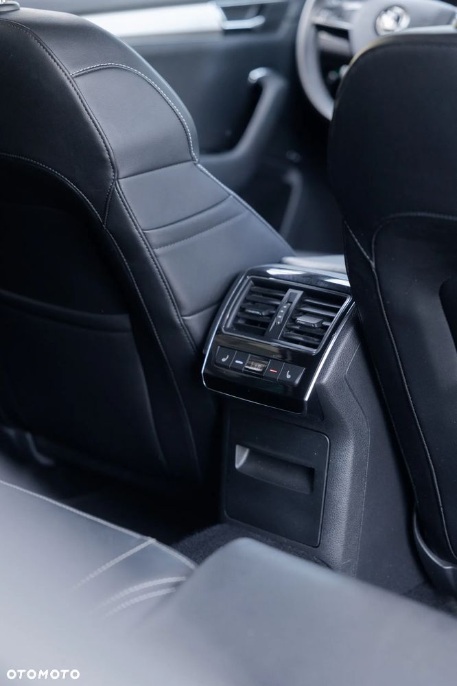 Skoda Superb 2.0 TSI L&K DSG - 17