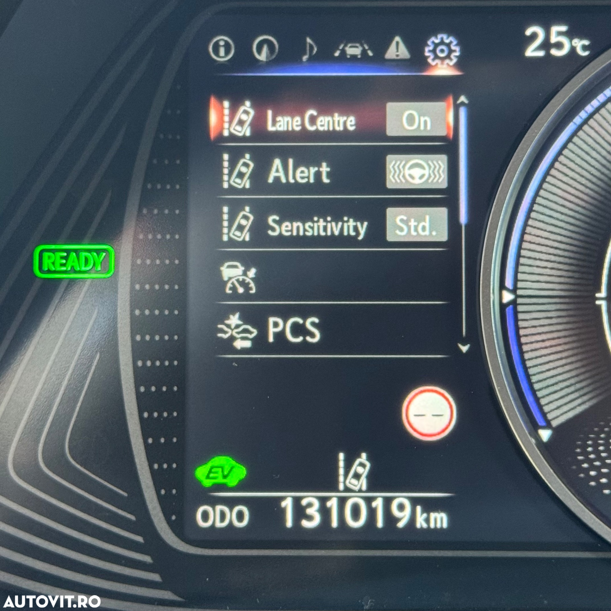 Lexus UX 250h 2.0L HEV 20H- (178 HP) 4X4 CVT F Sport - 11