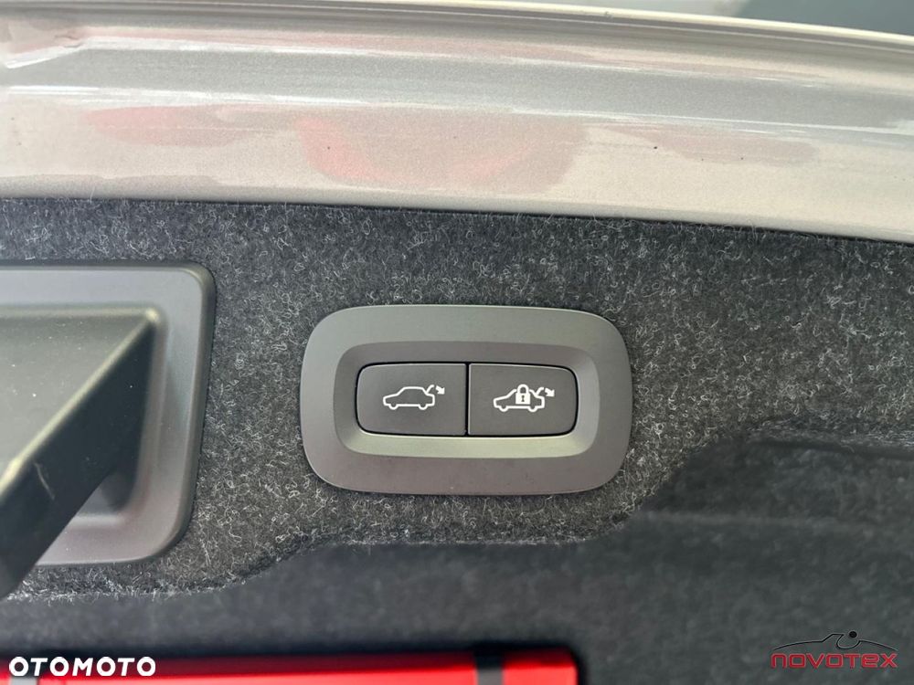 Volvo S90 T8 AWD Plug-In Hybrid Ultimate Bright - 28