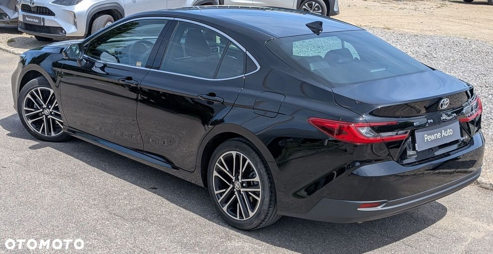 Toyota Camry - 18