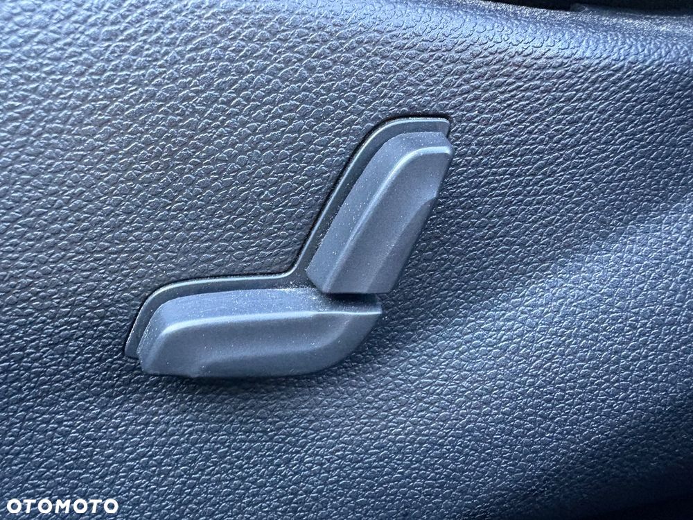 Mercedes-Benz Klasa C 200 CDI DPF BlueEFFICIENCY Special Edition - 19