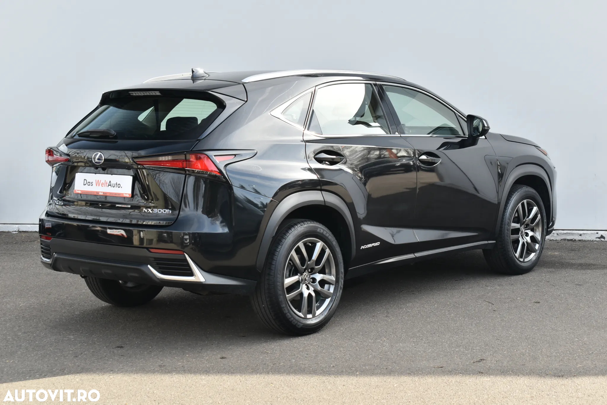 Lexus Seria NX 300h - 3