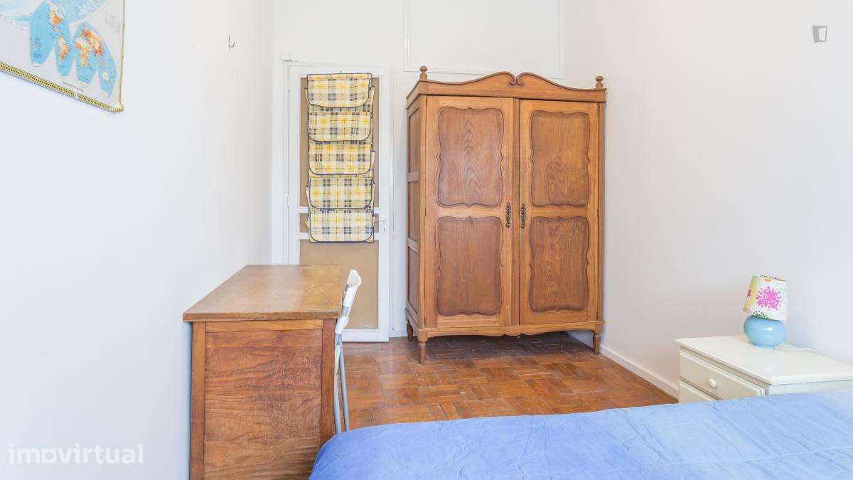 Quarto - localizado em Paranhos Porto - Grande imagem: 5/15