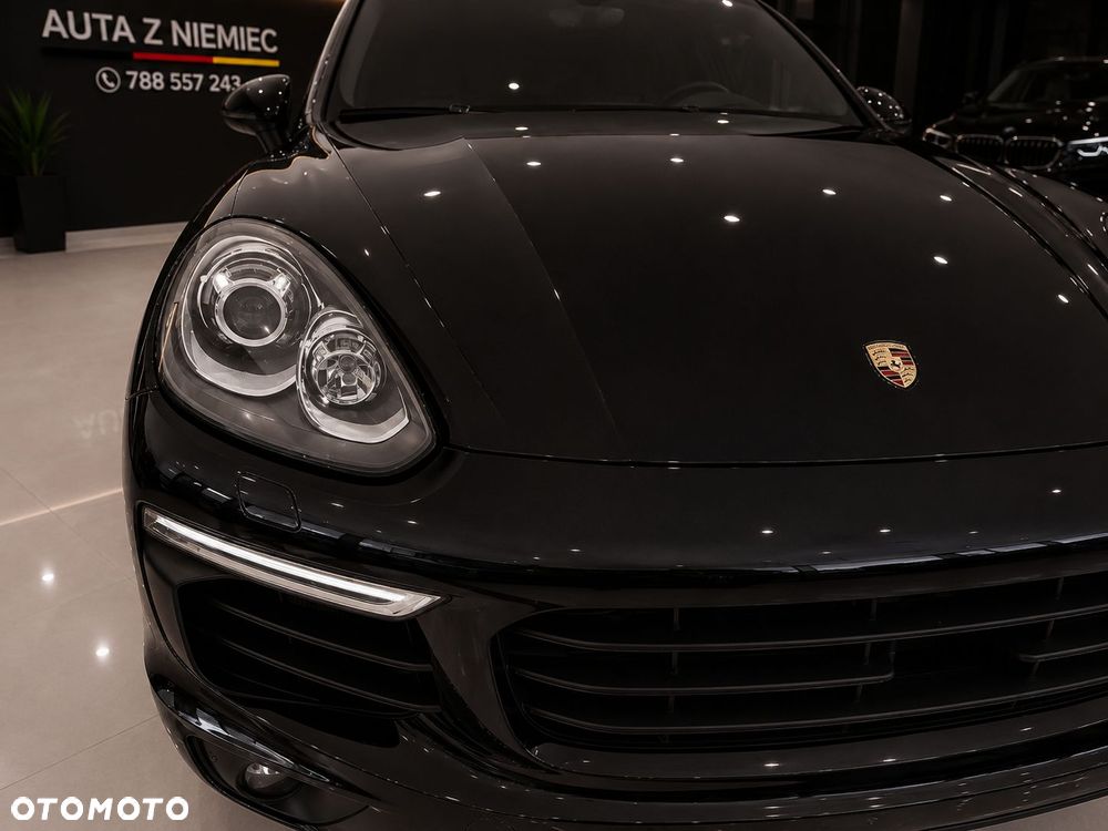 Porsche Cayenne S E-Hybrid - 3