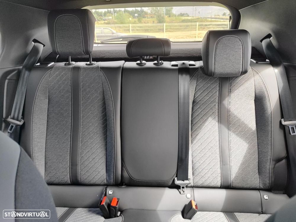 Peugeot e-2008 50 kWh Allure Pack - 4