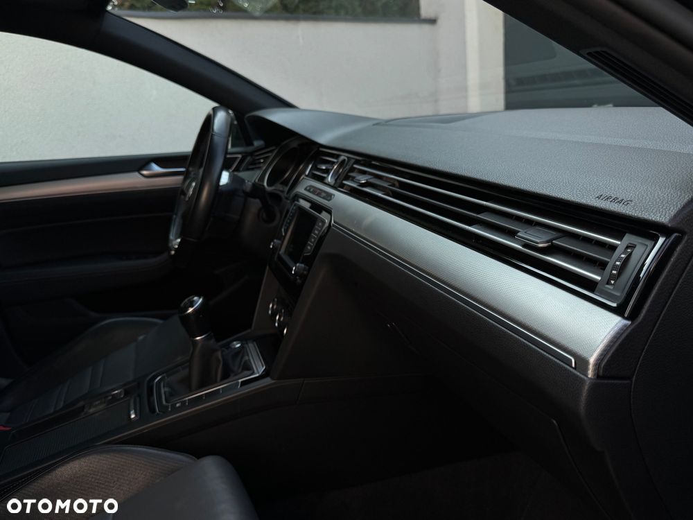 Volkswagen Passat 2.0 TDI (BlueMotion Technology) Highline - 40