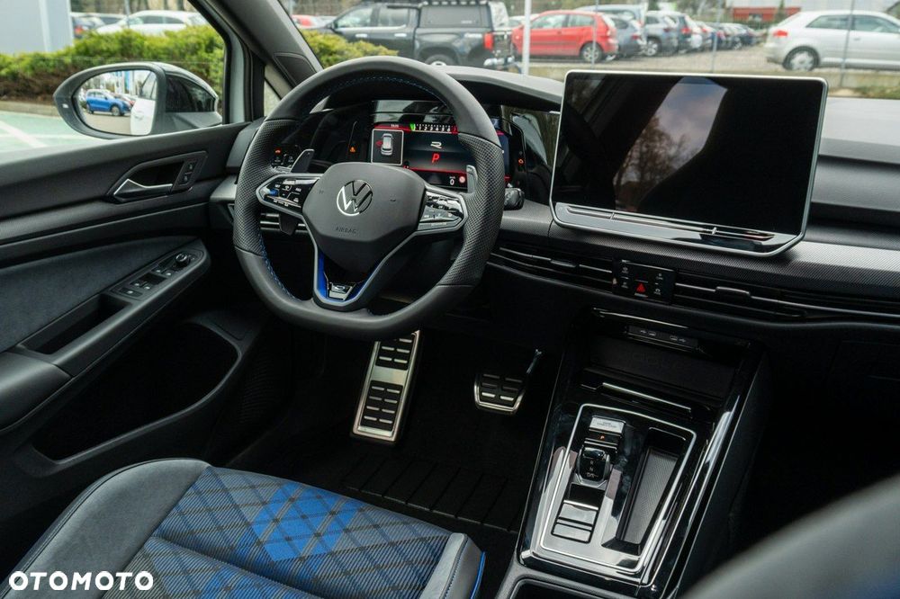 Volkswagen Golf - 27
