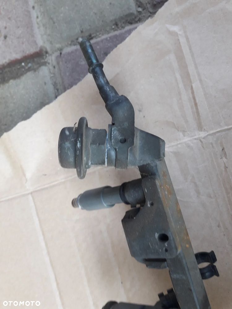 Mazda 323 323f bj 98-03  1.3 1.5 1.6 16V Wtryski Listwa wtryskowa - 5