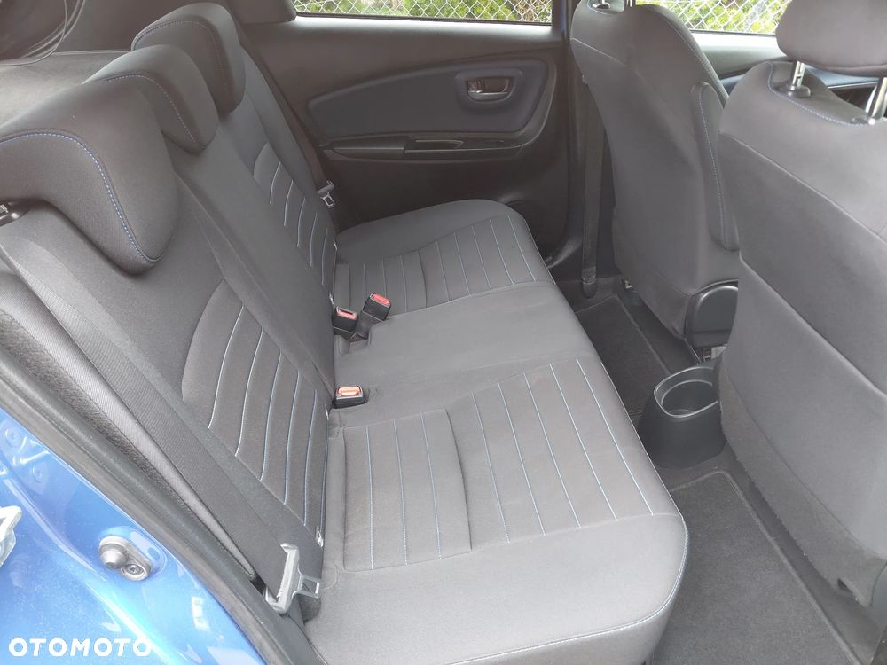 Toyota Yaris Hybrid 100 Selection Platinum - 18