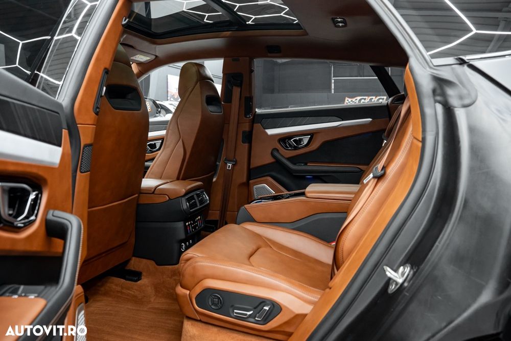 Lamborghini URUS Standard - 19