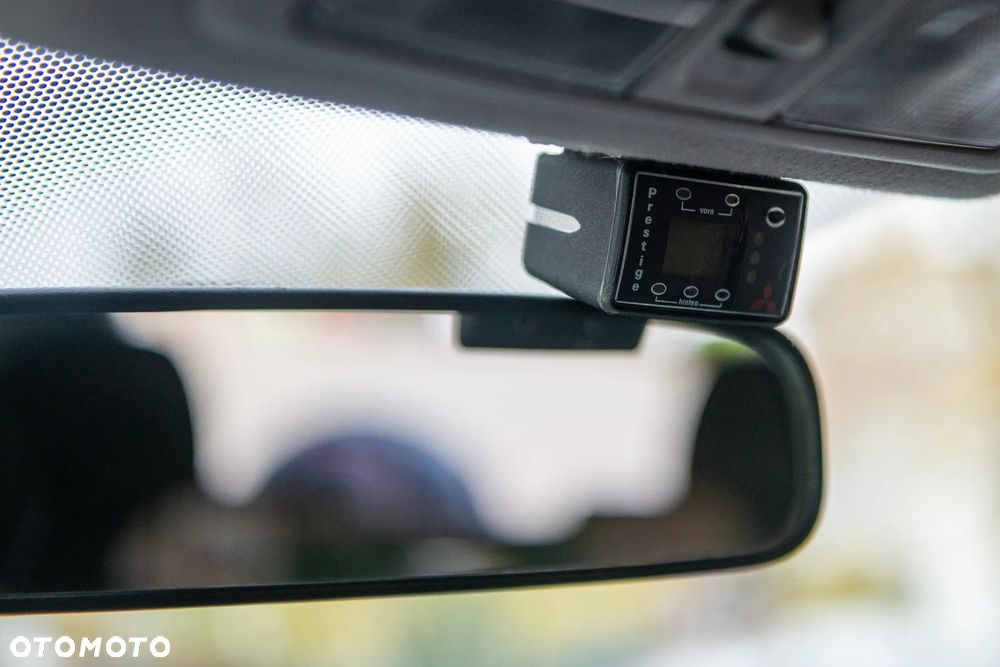 Mitsubishi Grandis 2.0 DI-D 6-Sitzer Intense - 35