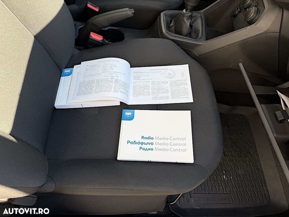 Dacia Logan TCe 90 Essential - 12