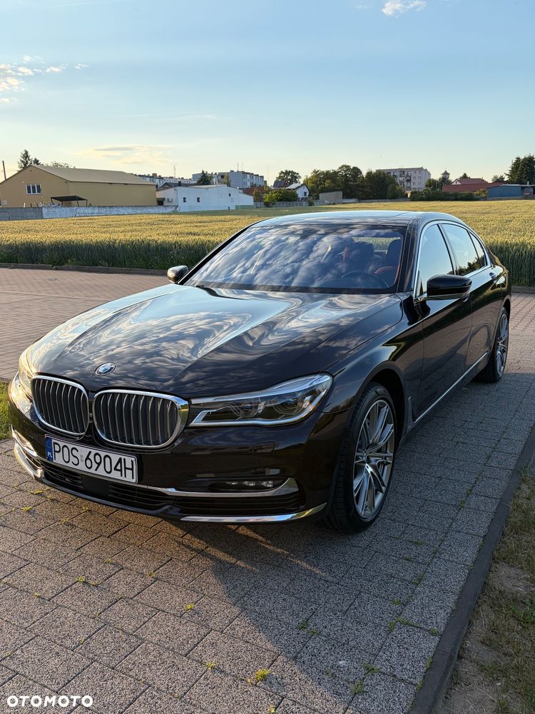 BMW Seria 7 750Li - 1