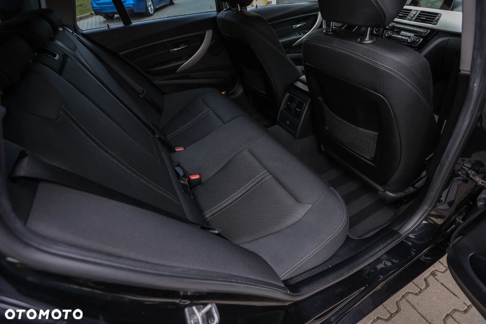 BMW Seria 3 320d Sport Line Shadow sport - 20