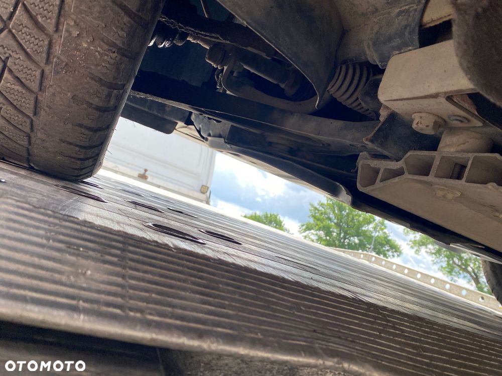 Mercedes-Benz EQV 300 90kWh - 11