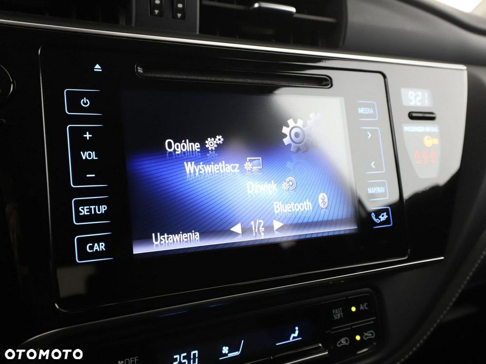 Toyota Auris 1.8 VVT-i Automatik Team Deutschland - 24