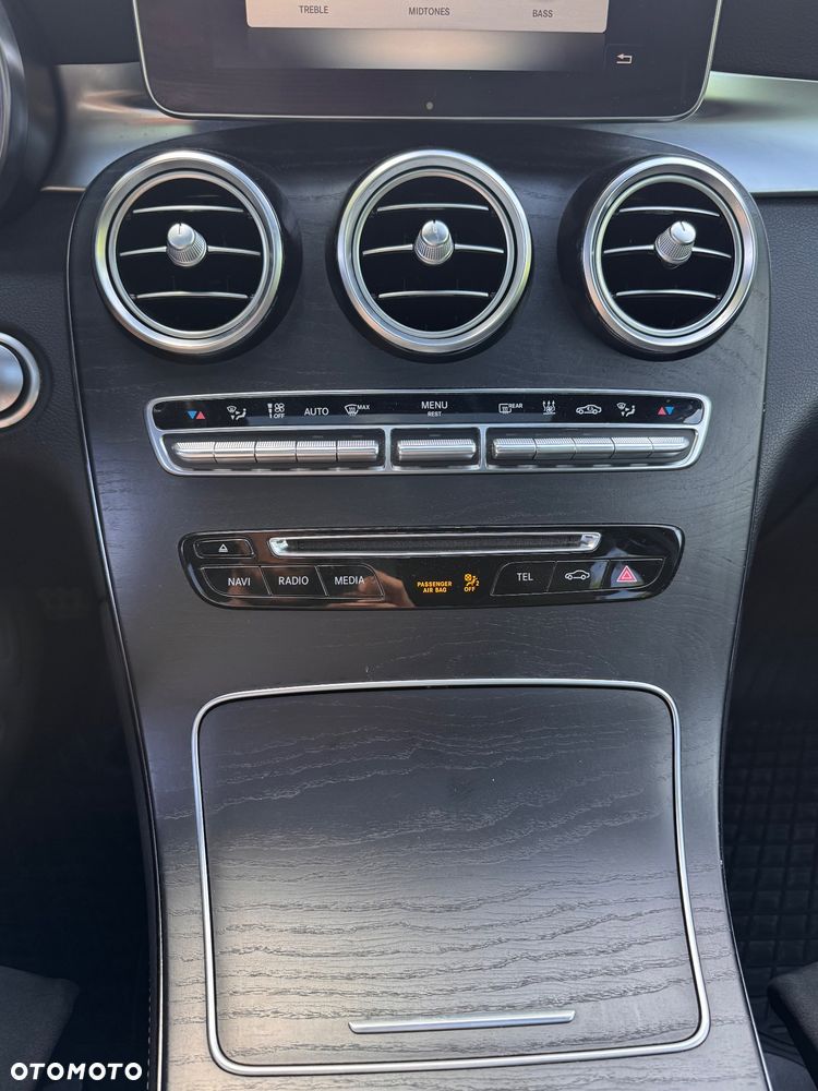 Mercedes-Benz GLC - 32