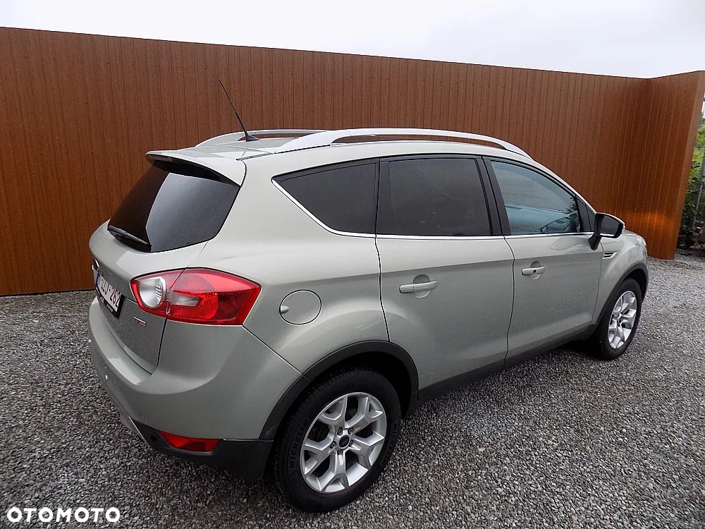 Ford Kuga 2.0 TDCi 2x4 Titanium - 3