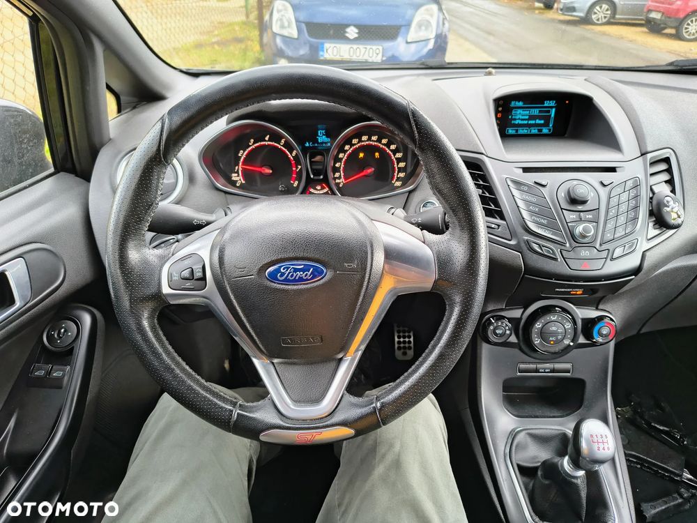 Ford Fiesta ST - 14