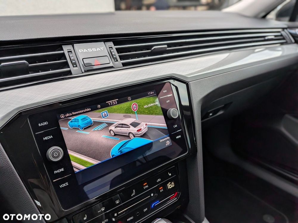 Volkswagen Passat 2.0 TSI Business DSG - 25