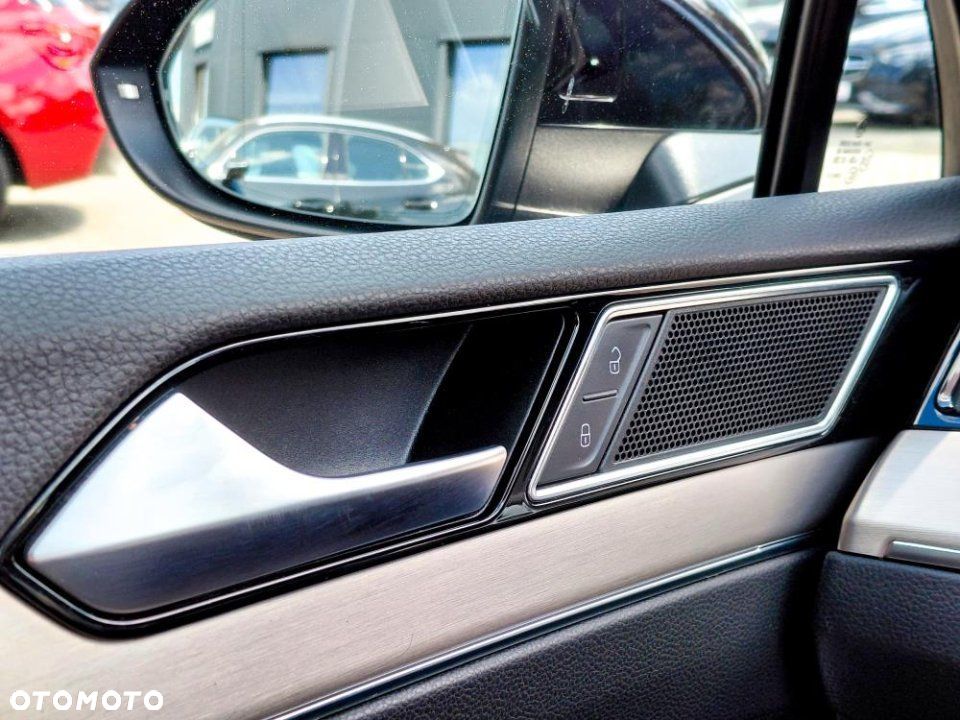 Volkswagen Passat - 14