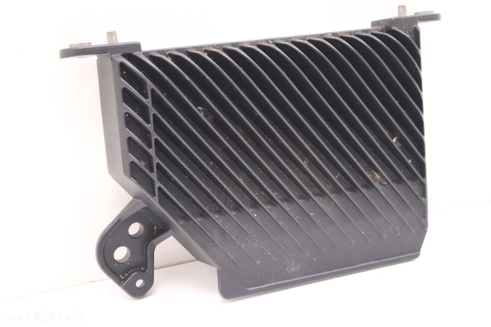 VOLVO XC40 WZMACNIACZ HARMAN/KARDON 32265526 - 3