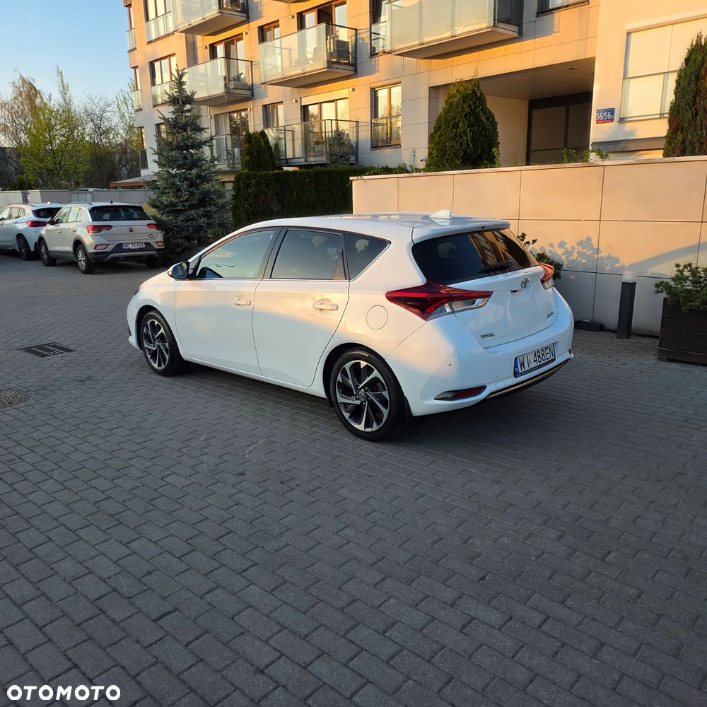 Toyota Auris 1.6 Premium Comfort - 4