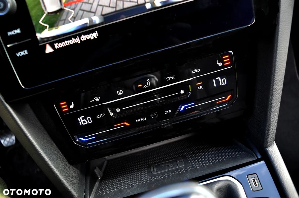 Volkswagen Passat - 31