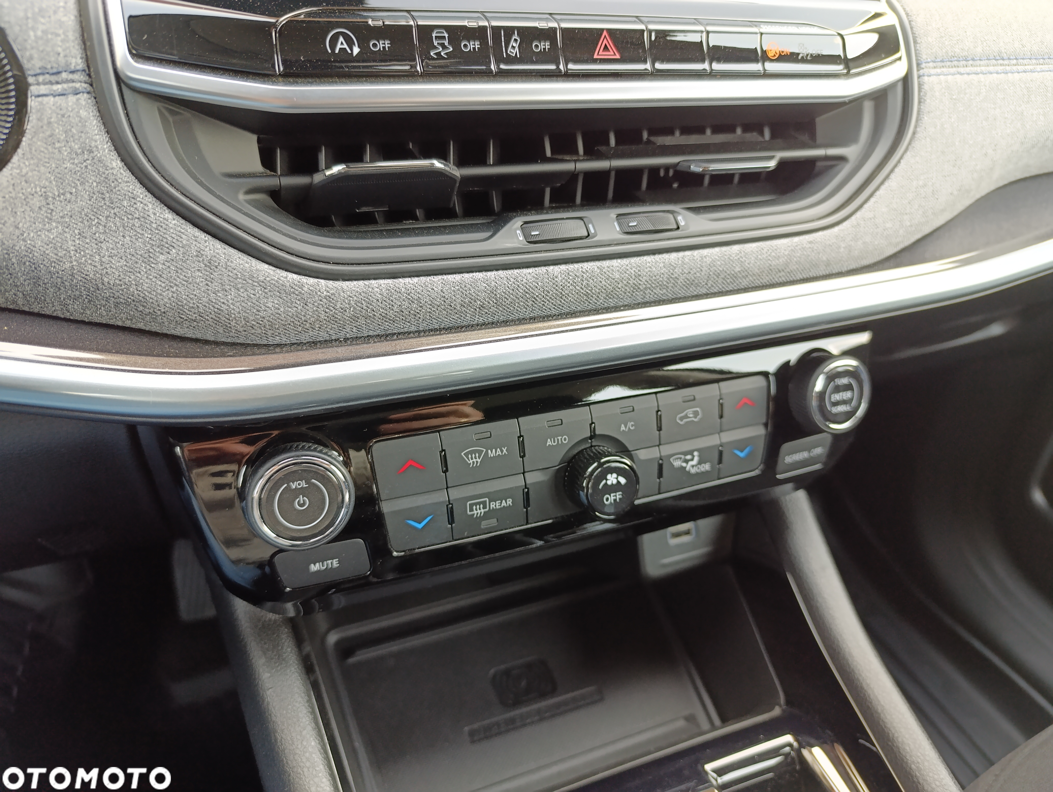 Jeep Compass 1.3 TMair Longitude FWD S&S - 30