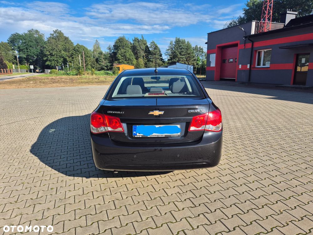 Chevrolet Cruze 1.6 - 8