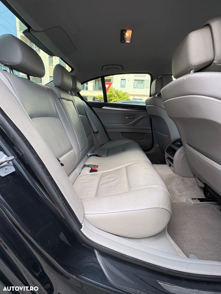 BMW Seria 5 525d xDrive - 10