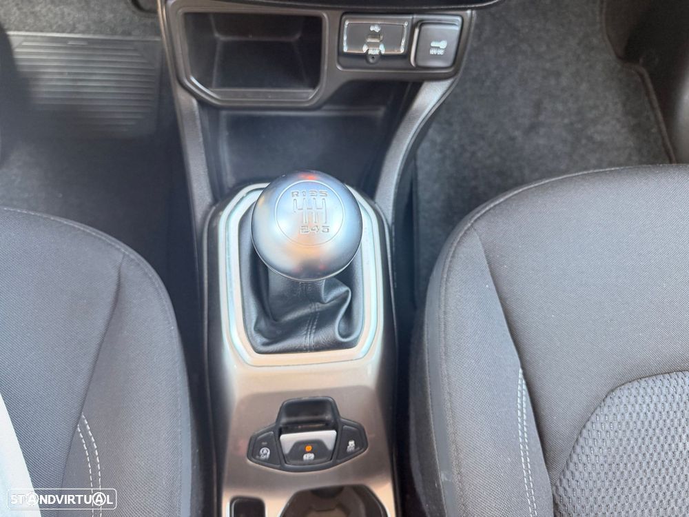 Jeep Renegade 1.0 T Limited - 32