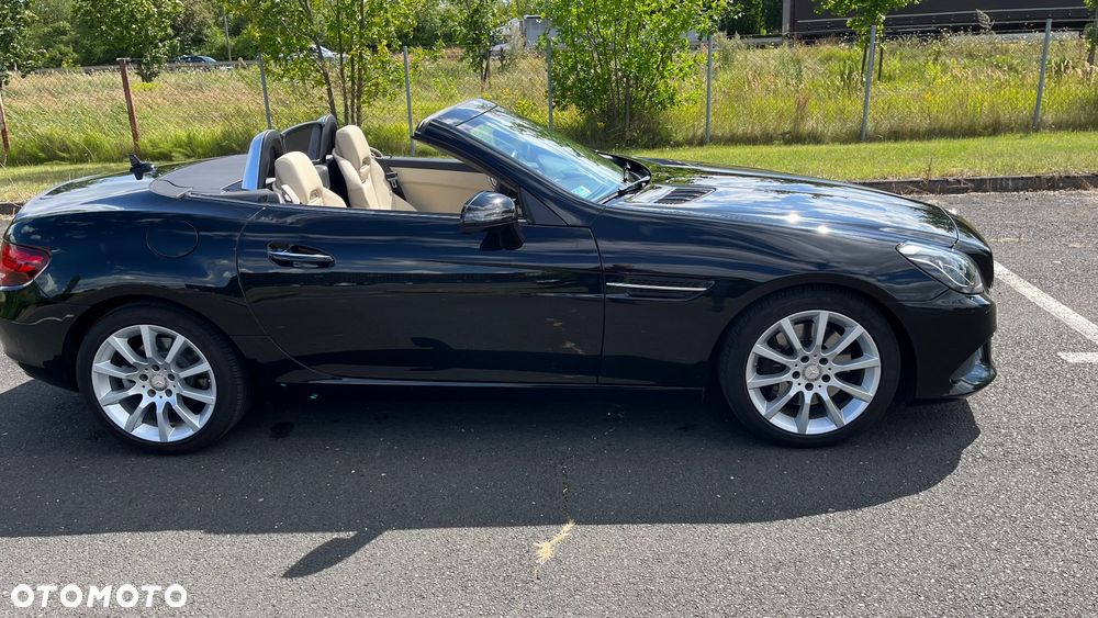 Mercedes-Benz SLC 300 9G-TRONIC Final Edition - 13