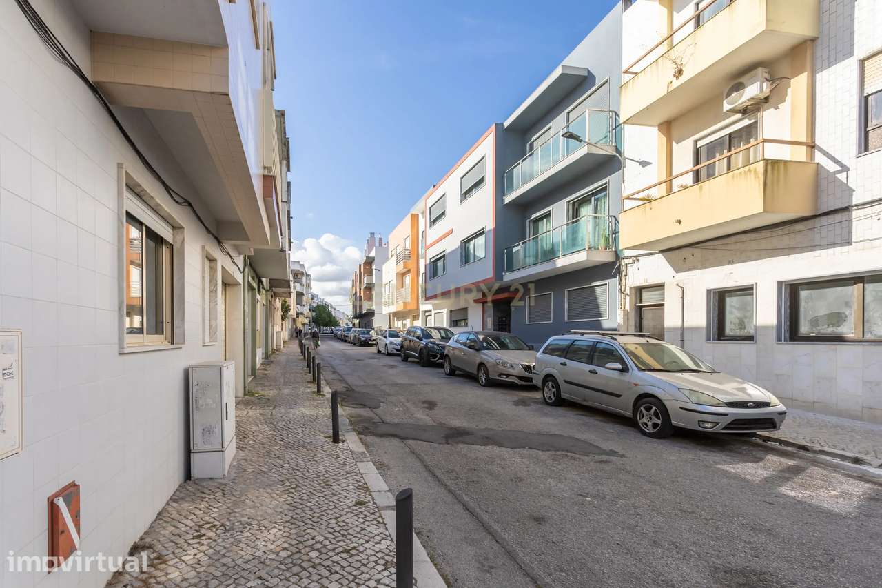 Apartamento T2 em Qta da Lomba, Barreiro - Grande imagem: 2/31