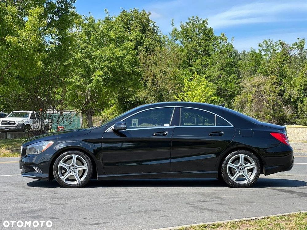 Mercedes-Benz CLA 250 4Matic 7G-DCT UrbanStyle Edition - 15