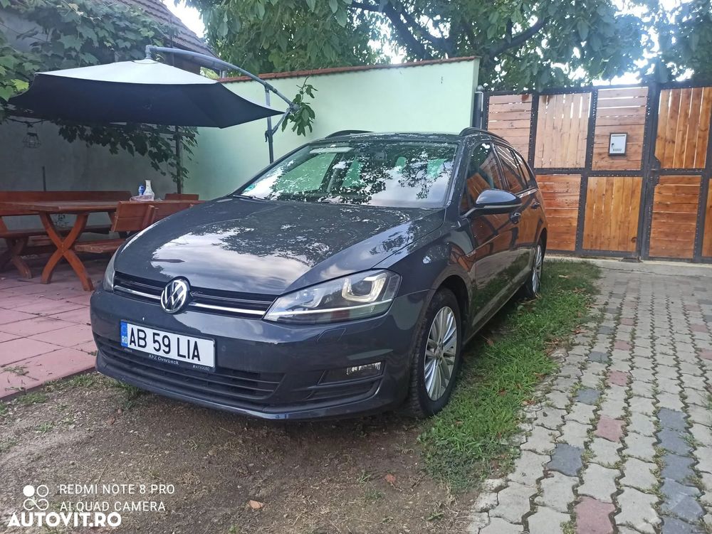 Volkswagen Golf - 1