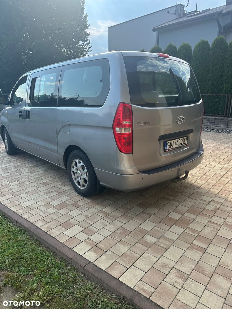 Hyundai H-1 Starex - 3