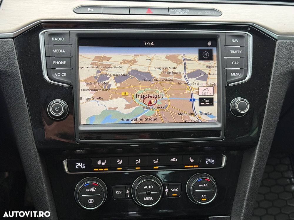 Volkswagen Passat 2.0 TDI DSG Highline - 11