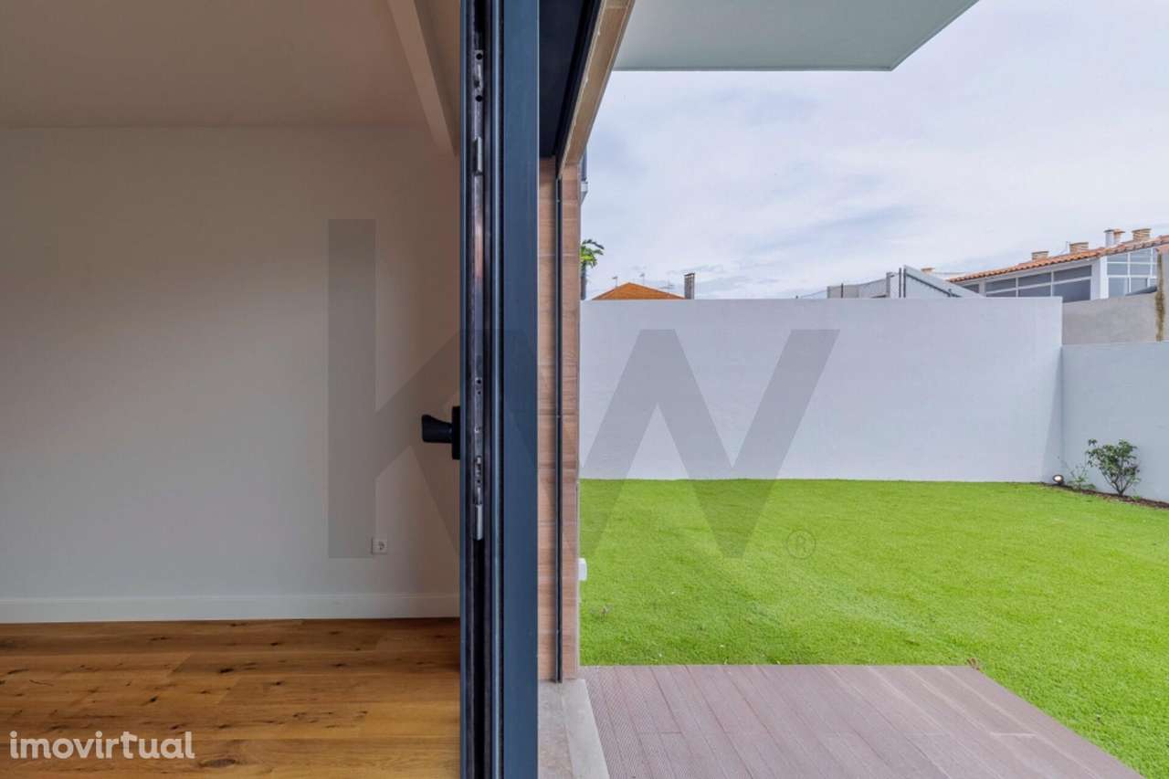 Apartamento T1 de Luxo no Condomínio Panorama, Setúbal – Terraço e Pis - Grande imagem: 2/26
