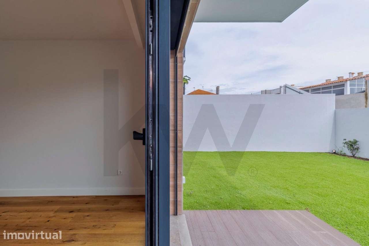 Apartamento T1 de Luxo no Condomínio Panorama, Setúbal – Terraço e Pis - Grande imagem: 2/26