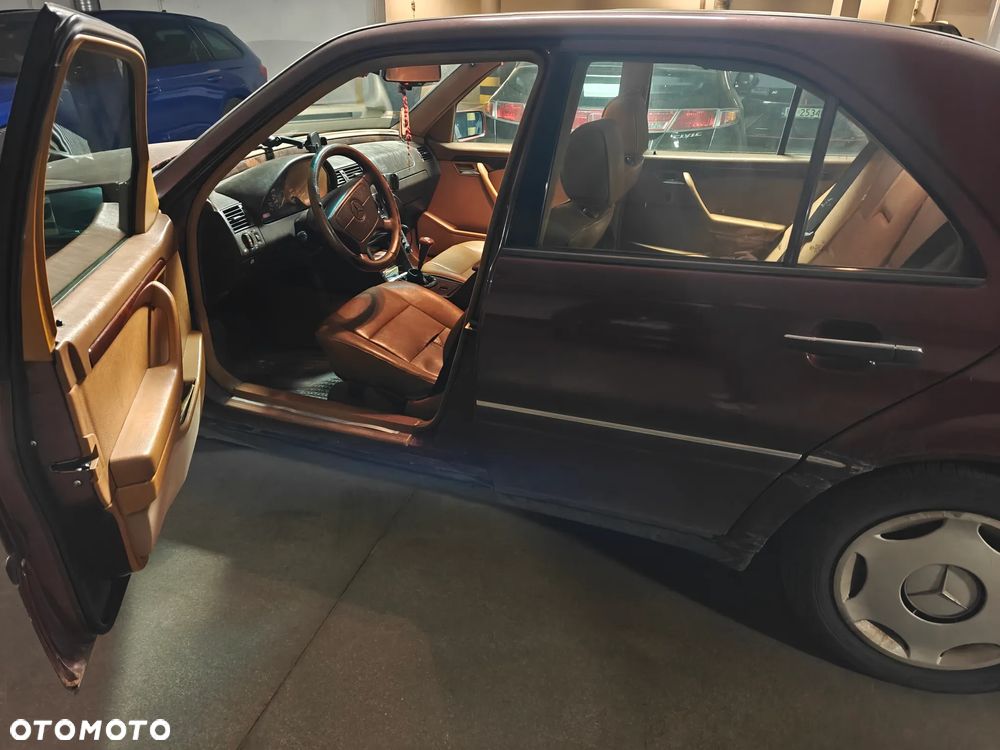 Mercedes-Benz Klasa C 250 D Turbo Elegance - 6