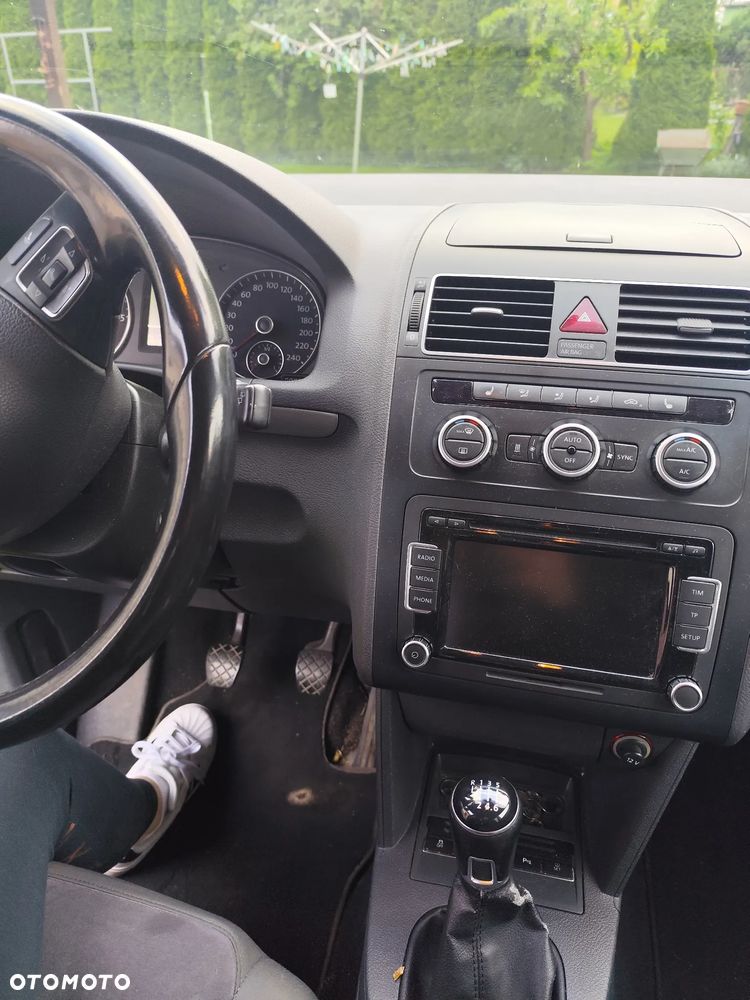 Volkswagen Touran 2.0 TDI DPF Highline - 8
