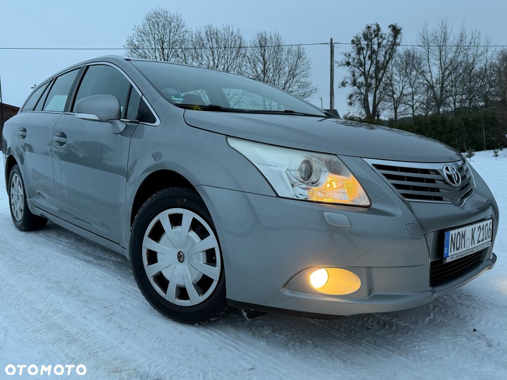 Toyota Avensis 1.8 Sol NAVI - 2