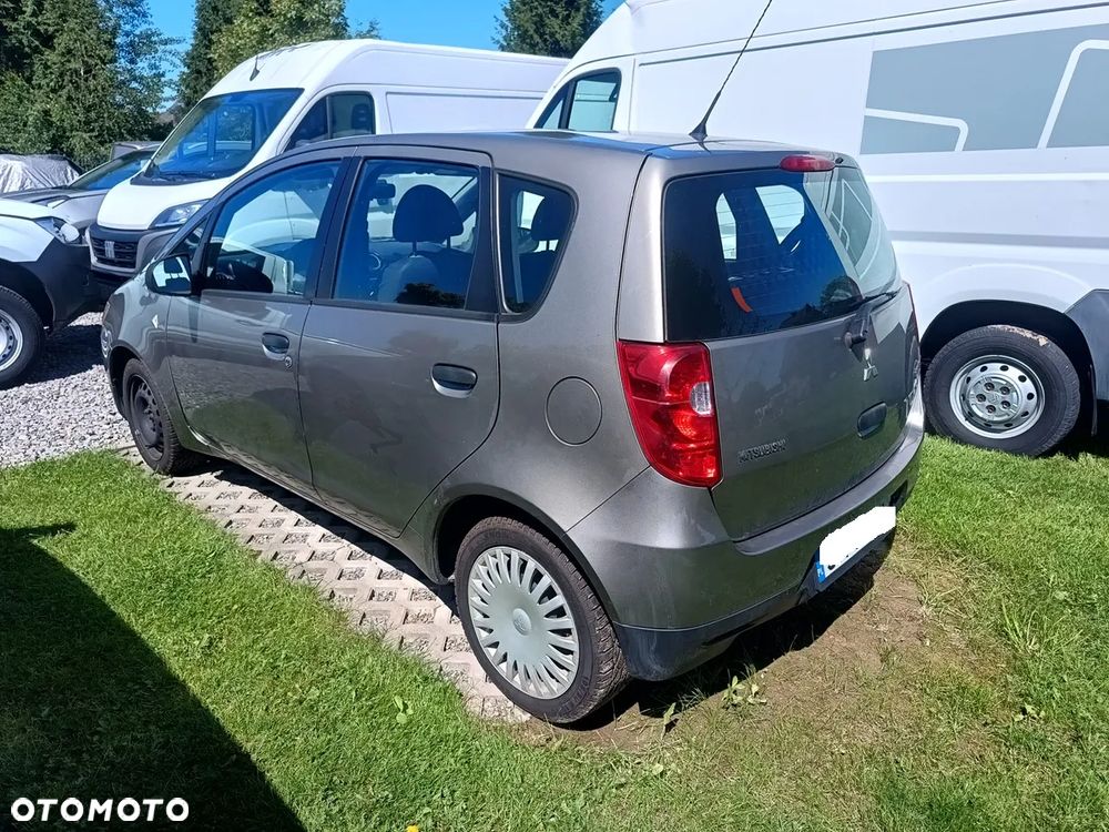 Mitsubishi Colt - 4