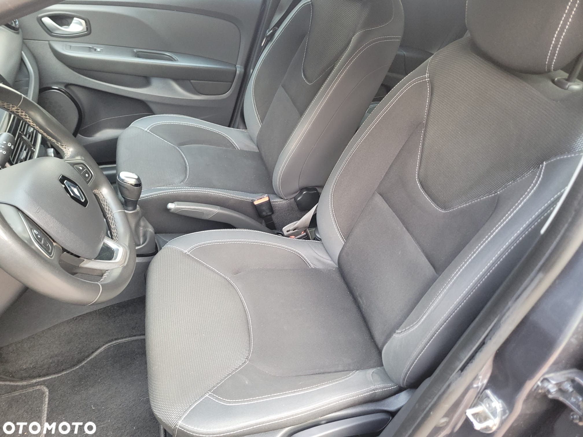 Renault Clio Grandtour (Energy) dCi 90 Bose Edition - 25
